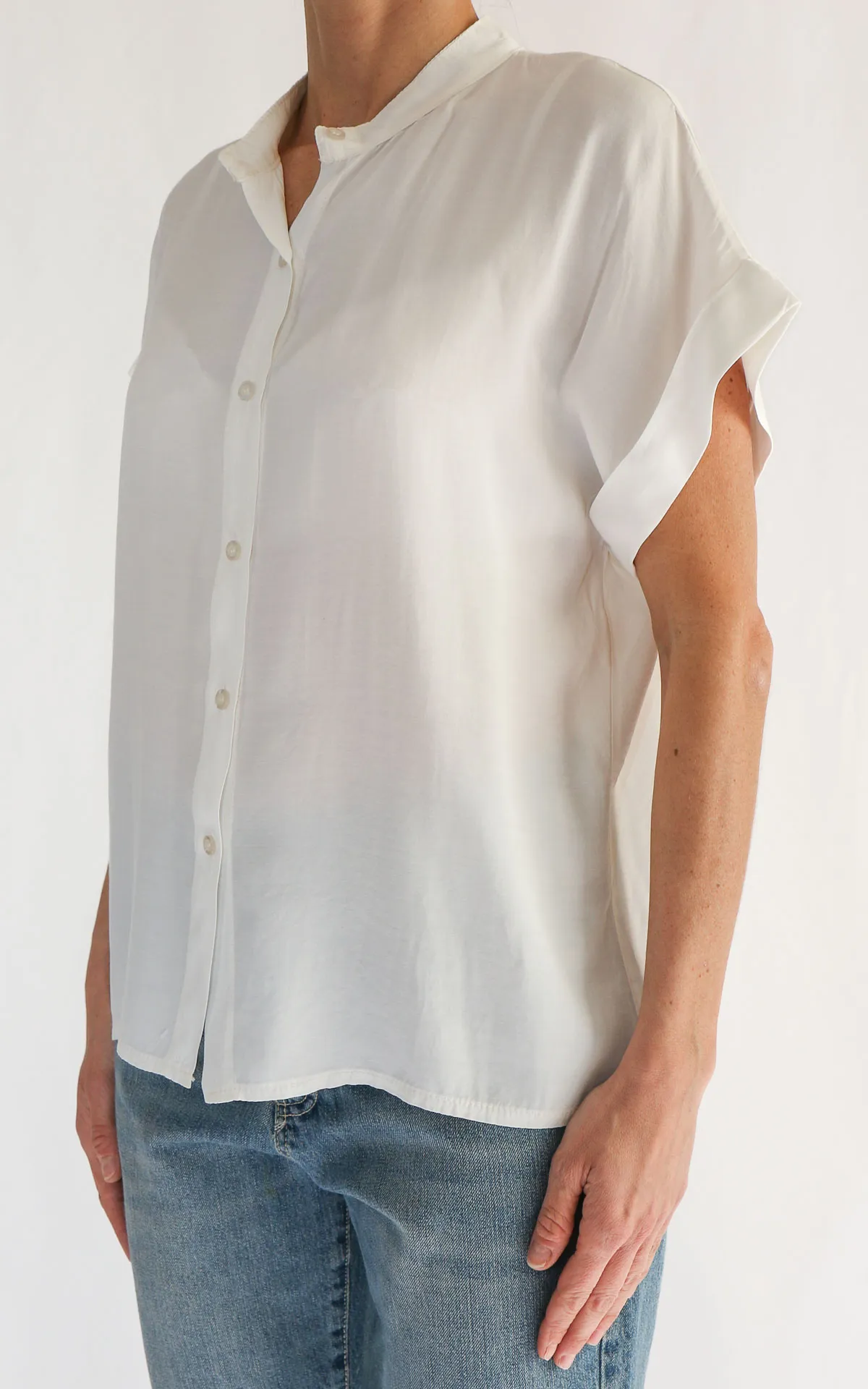 Off- on – Blusa raso con bottoni – Bianco